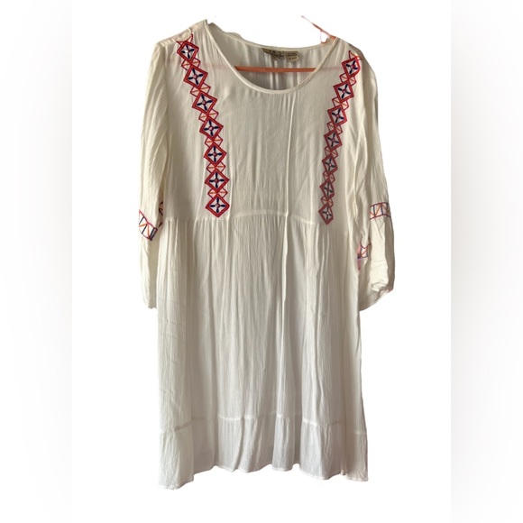 A. F. Fashion Dresses & Skirts - A. F. Fashion white gauze dress size large with some geometric decor.